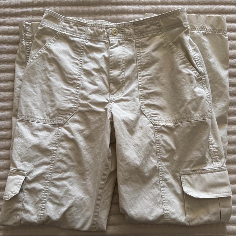 Abercrombie & Fitch Women’s Curve Love Relaxed Cargo Cream Pants, Size 28 Long - Picture 6 of 8